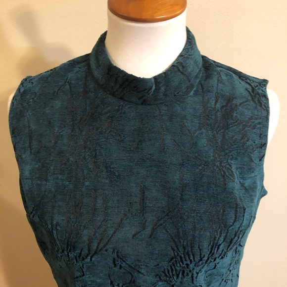 Mark. Chic Teal Sleeveless Mock Neck Crop Top - Picture 5 of 16